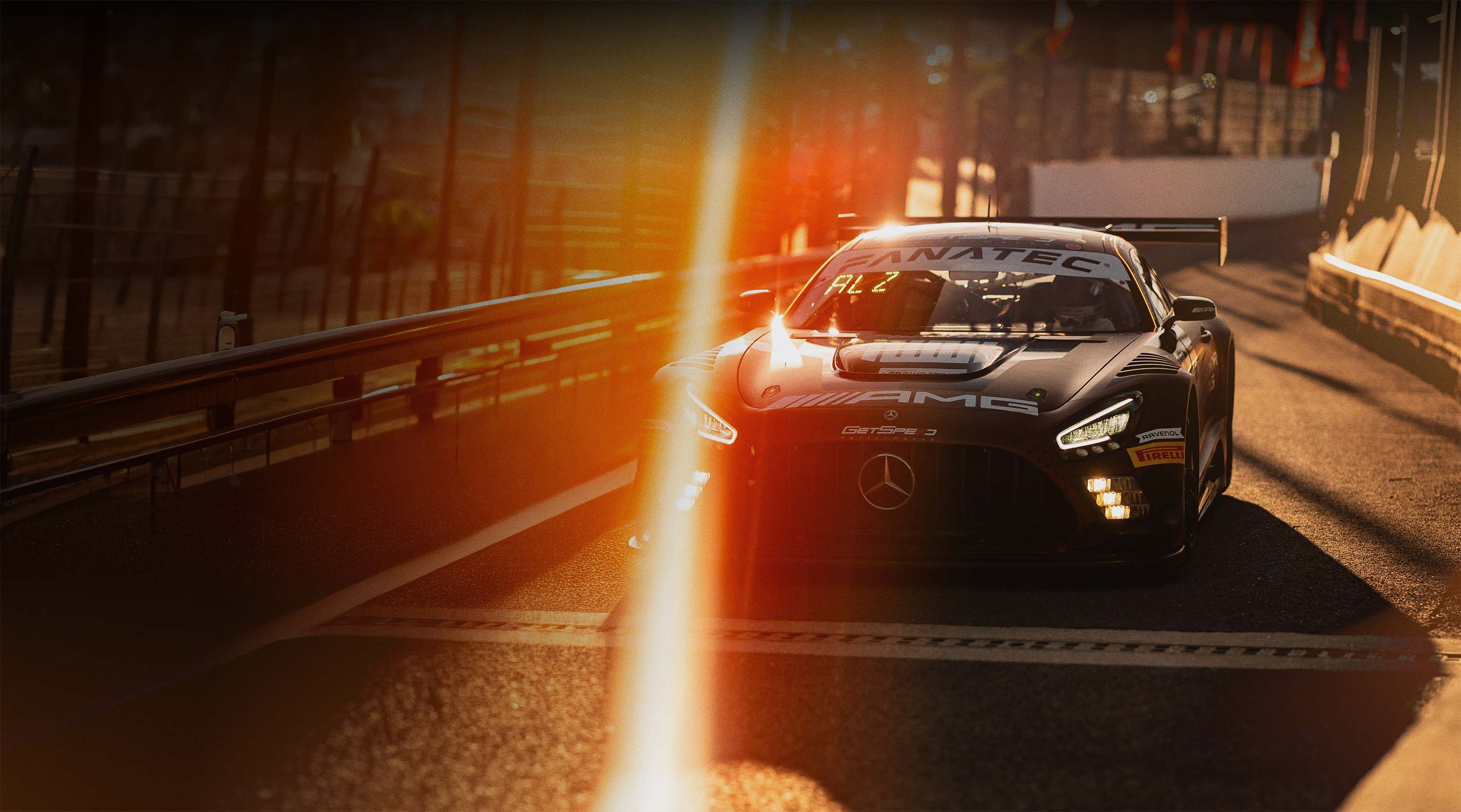 Header about racing pogona